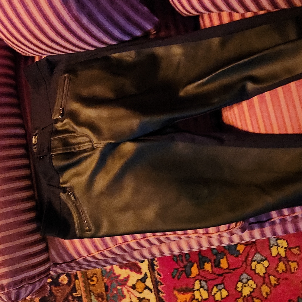 Faux leather-front leggings